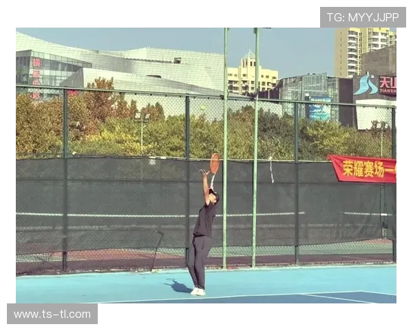 上海网球队的奋斗与荣耀:一段激动人心的网球突破之旅 上海网球队的奋斗与荣耀:一段激动人心的网球突破之旅